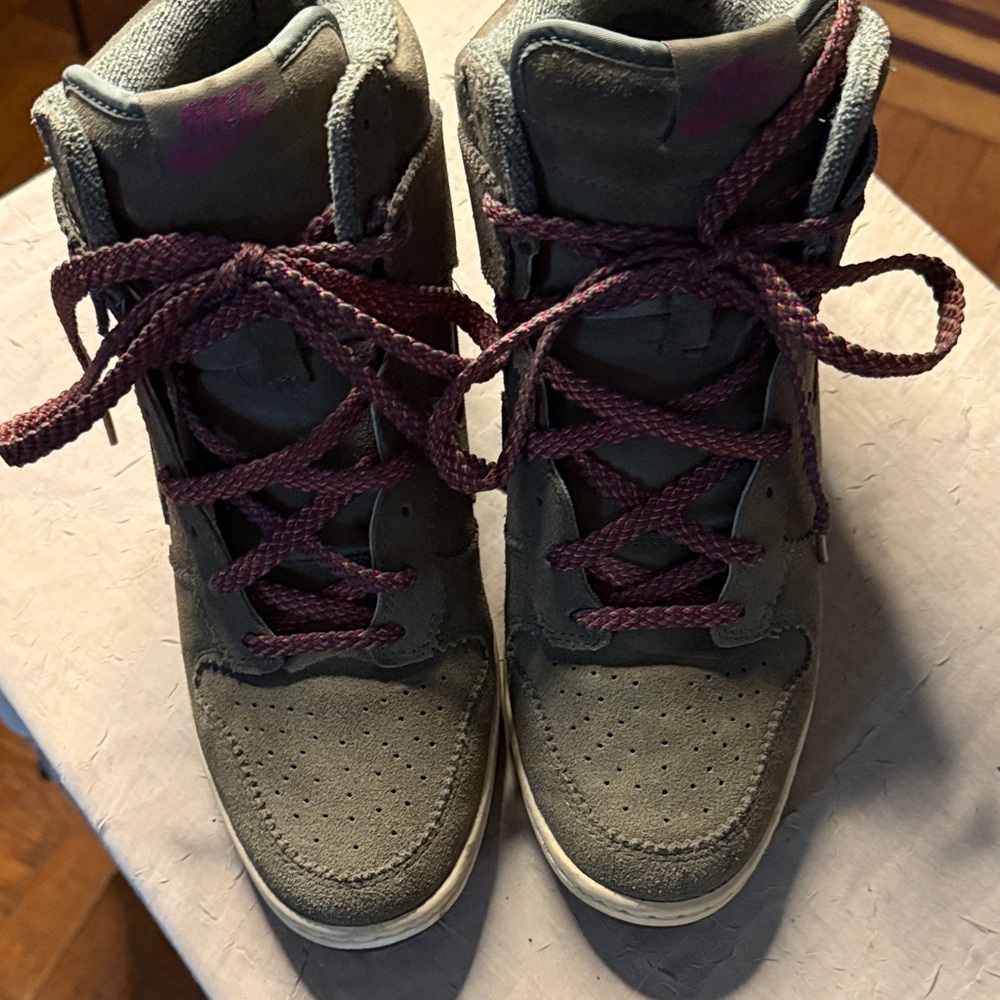 Nike Women's Gray and Pink Wedged Sneakers